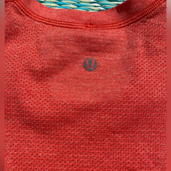 Lululemon Metal Vent Tech Short Sleeve - Picture 4 of 5